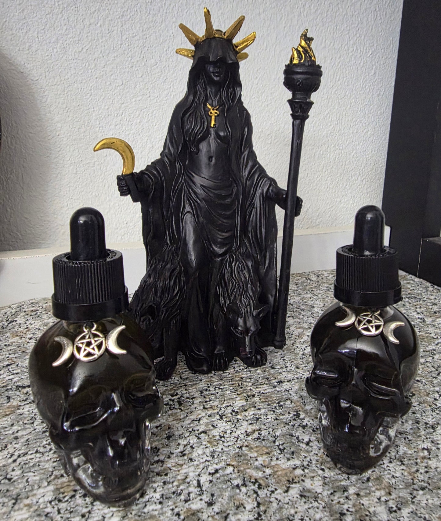 Hecate’s Kiss Oil (Includes Hecate’s Skeleton Key)