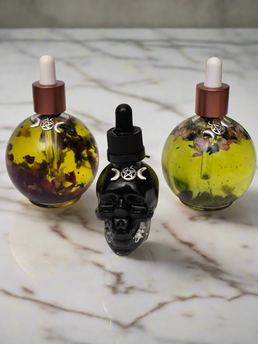 Hecate’s Kiss Oil (Includes Hecate’s Skeleton Key)