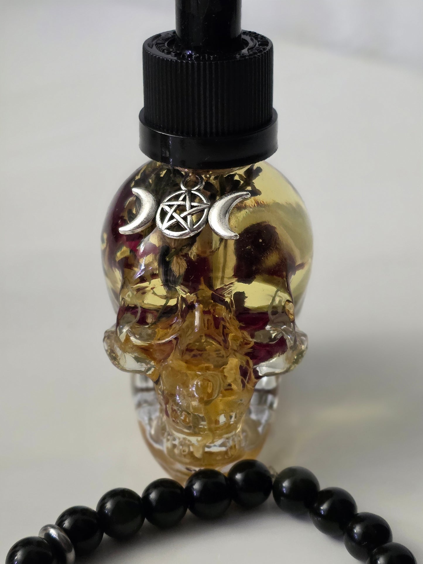 Hecate’s Kiss Oil (Includes Hecate’s Skeleton Key)